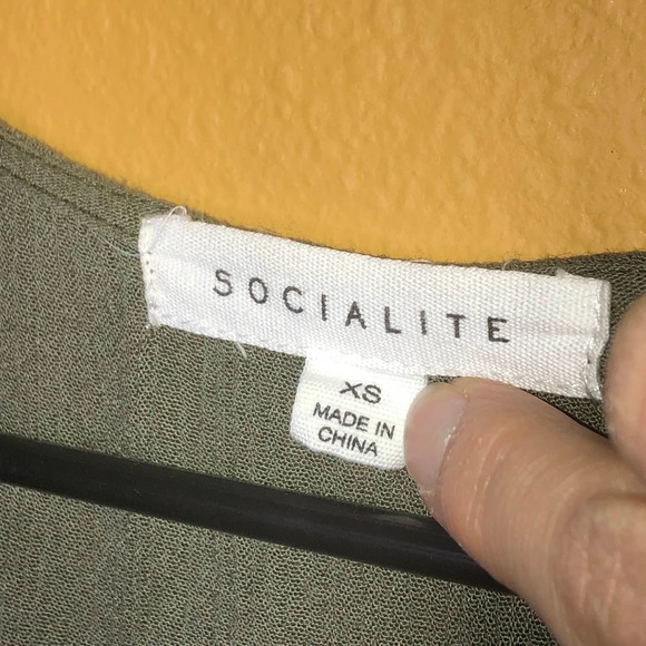 Socialite Green Bell Sleeve Boho Top, XS - Picture 6 of 8